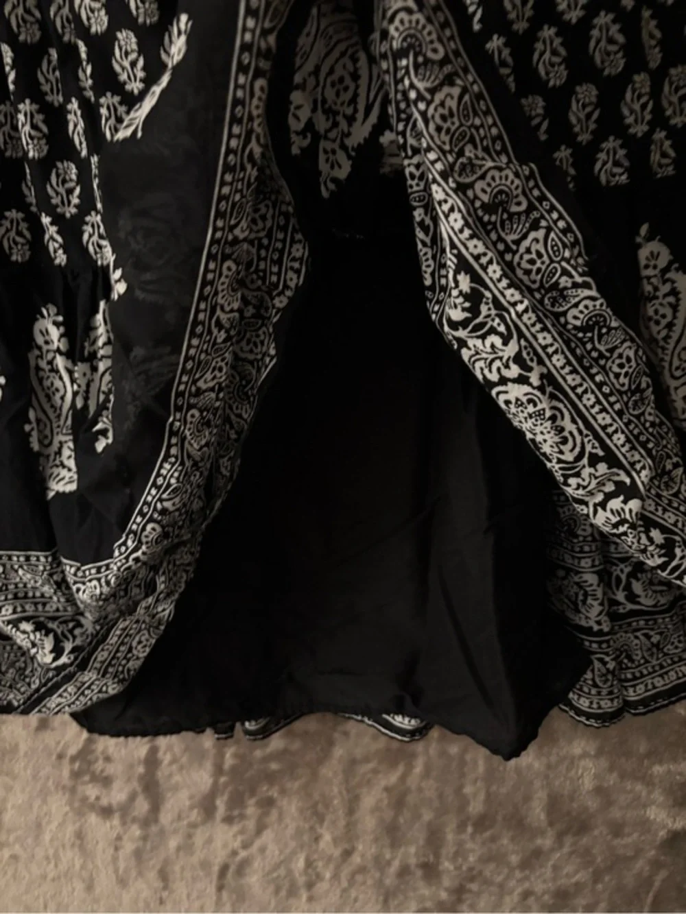 Chaps Tiered Paisley Skirt Women’s Size 14 Black and White Pattern